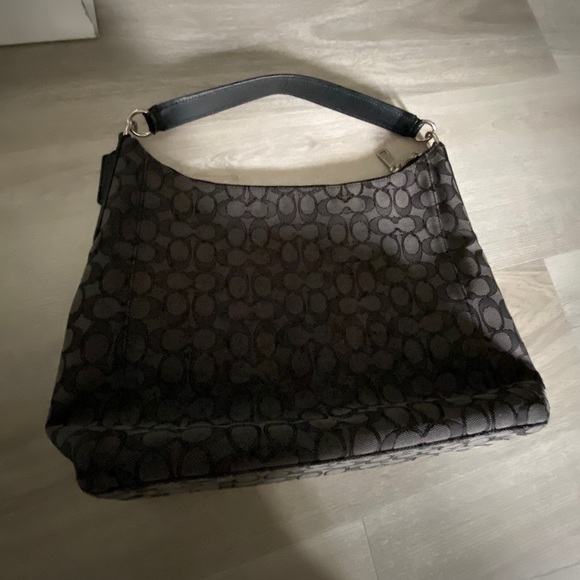 Coach purse - Picture 2 of 3